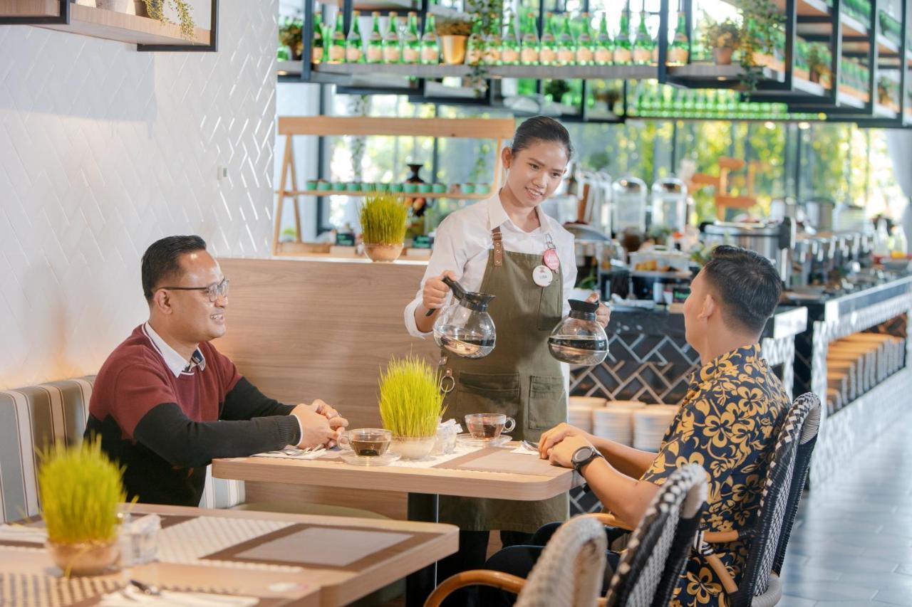 The Zuri Dumai Hotel Екстериор снимка