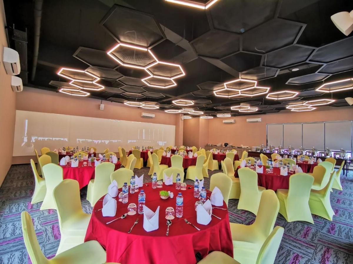 The Zuri Dumai Hotel Екстериор снимка